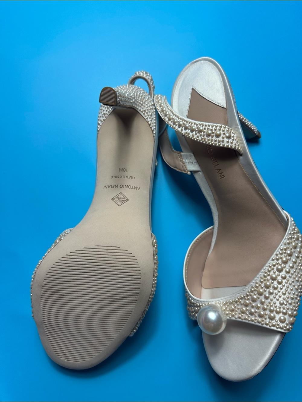 ANTONIO MELANI Pearl-Embellished Ivory Satin Heels - Picture 9 of 12